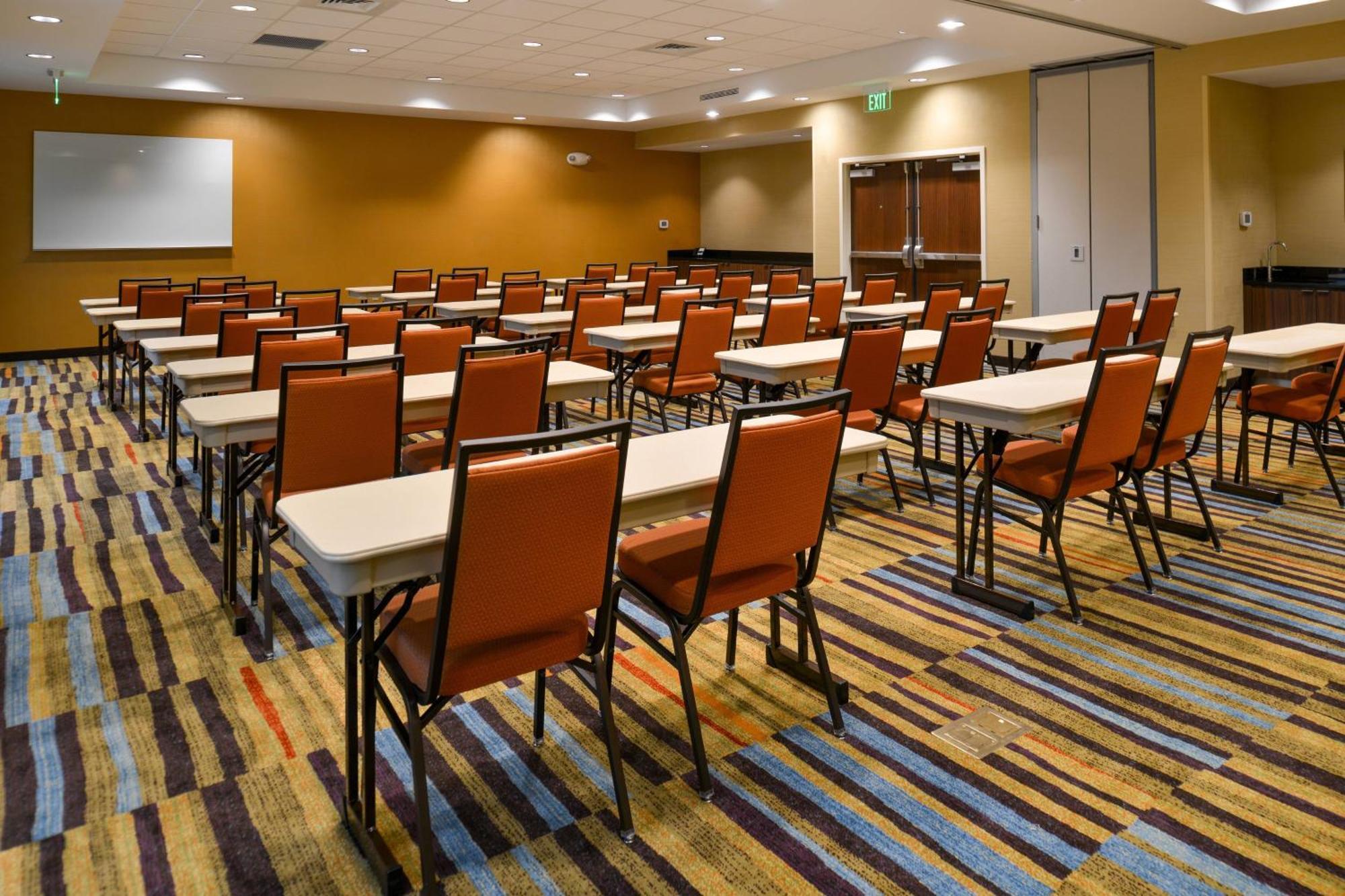 Fairfield Inn & Suites By Marriott Orlando East/Ucf Area Alafaya Exterior photo