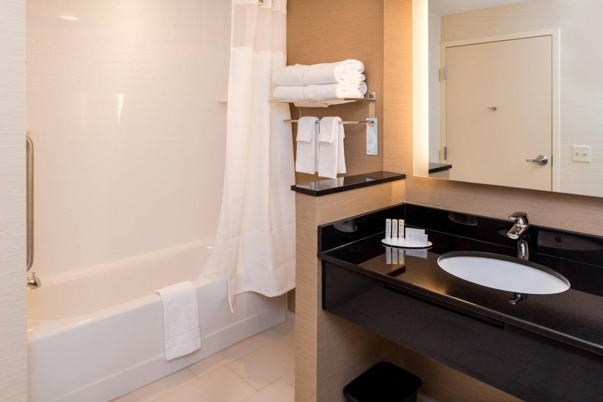 Fairfield Inn & Suites By Marriott Orlando East/Ucf Area Alafaya Exterior photo