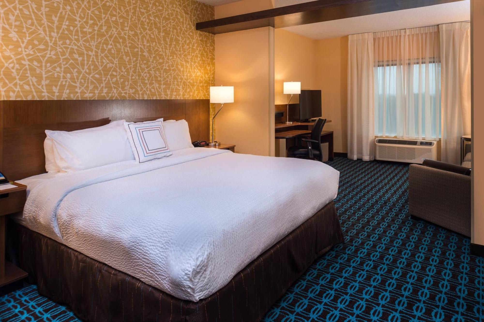 Fairfield Inn & Suites By Marriott Orlando East/Ucf Area Alafaya Exterior photo
