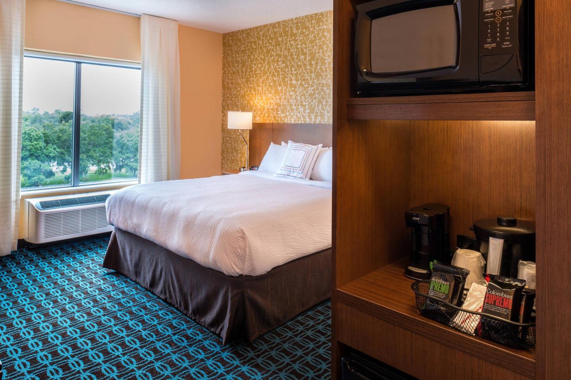 Fairfield Inn & Suites By Marriott Orlando East/Ucf Area Alafaya Exterior photo