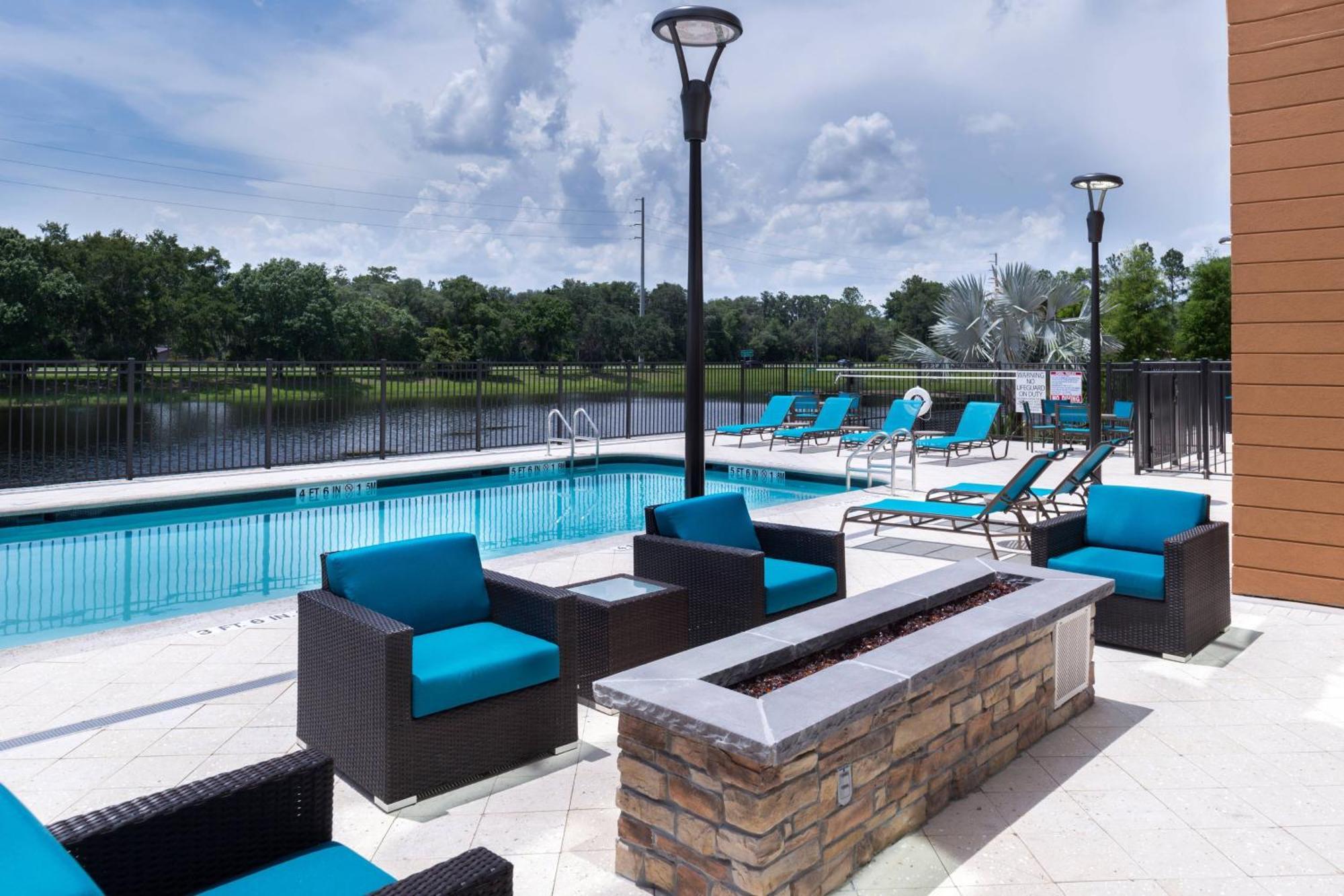 Fairfield Inn & Suites By Marriott Orlando East/Ucf Area Alafaya Exterior photo